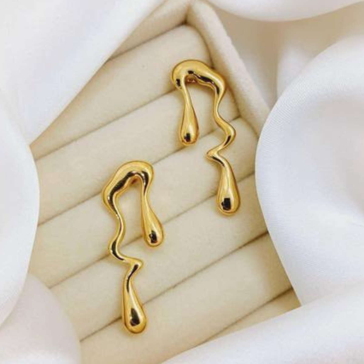 Elara Gold Earrings